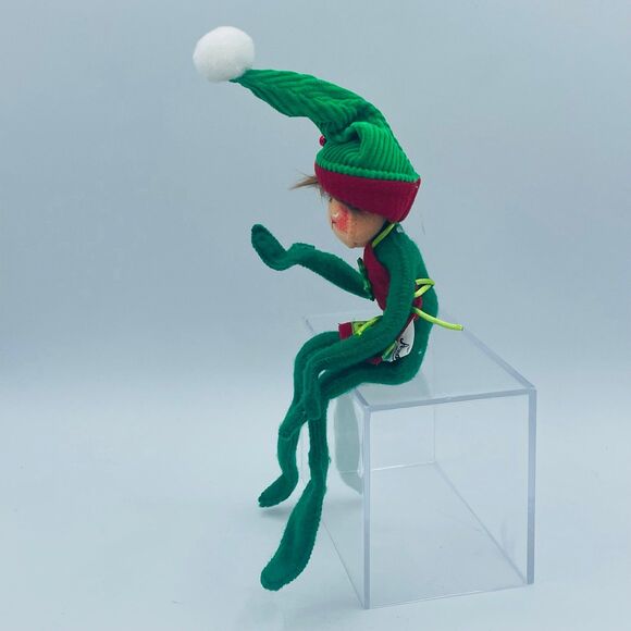 2011 Annalee Winter Christmas Elf Shelf Sitter Posable Doll Apron Green Hat - Picture 4 of 9